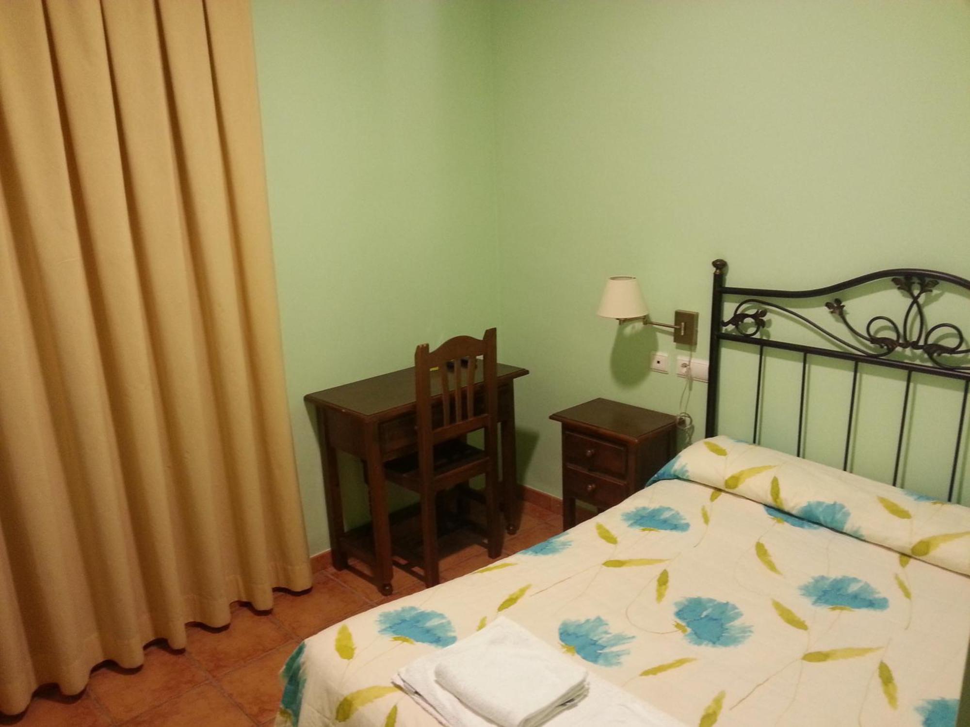 Готель Hostal Las Tres Jotas Alcaracejos Номер фото