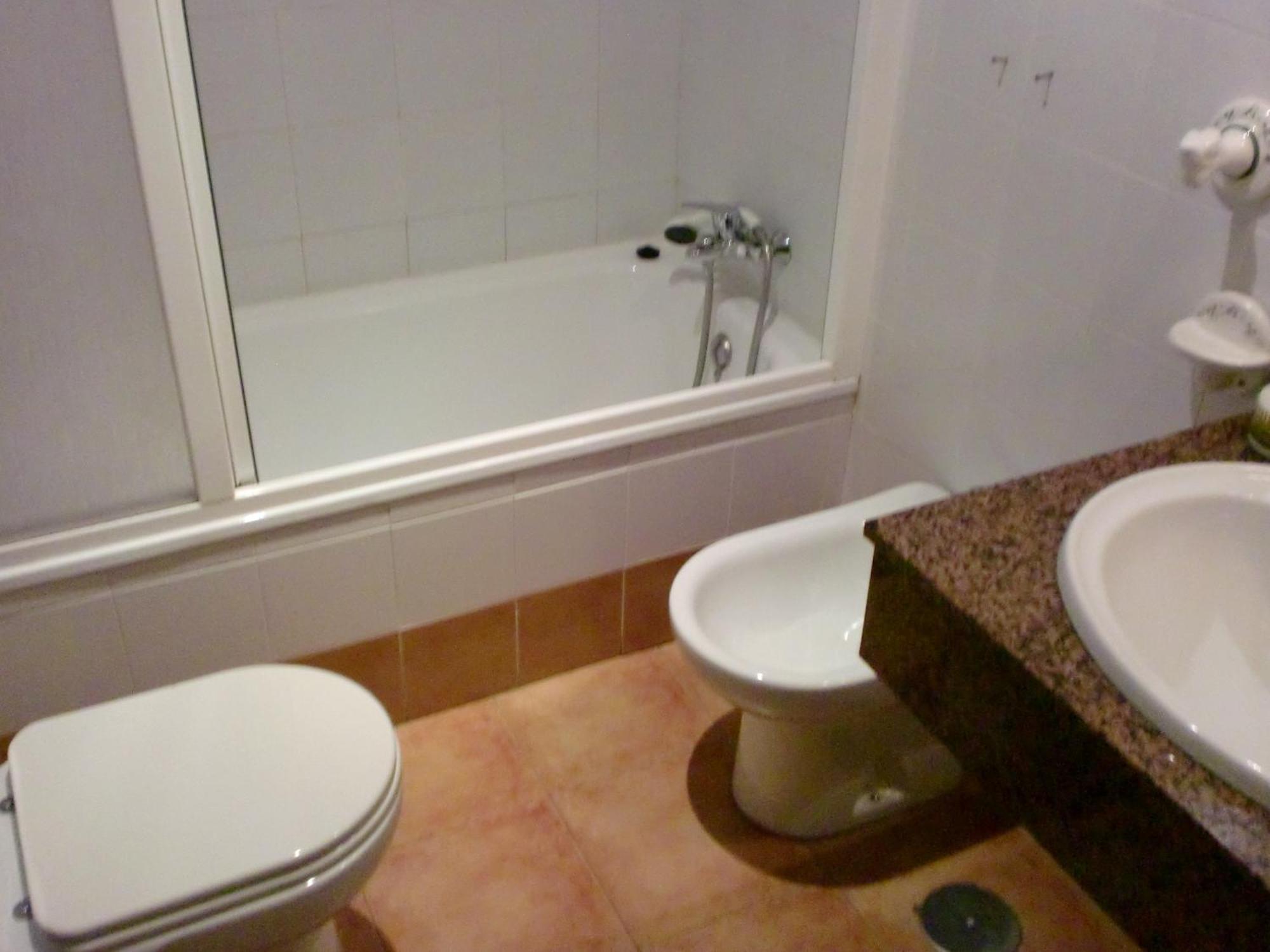 Hostal Las Tres Jotas Alcaracejos Номер фото