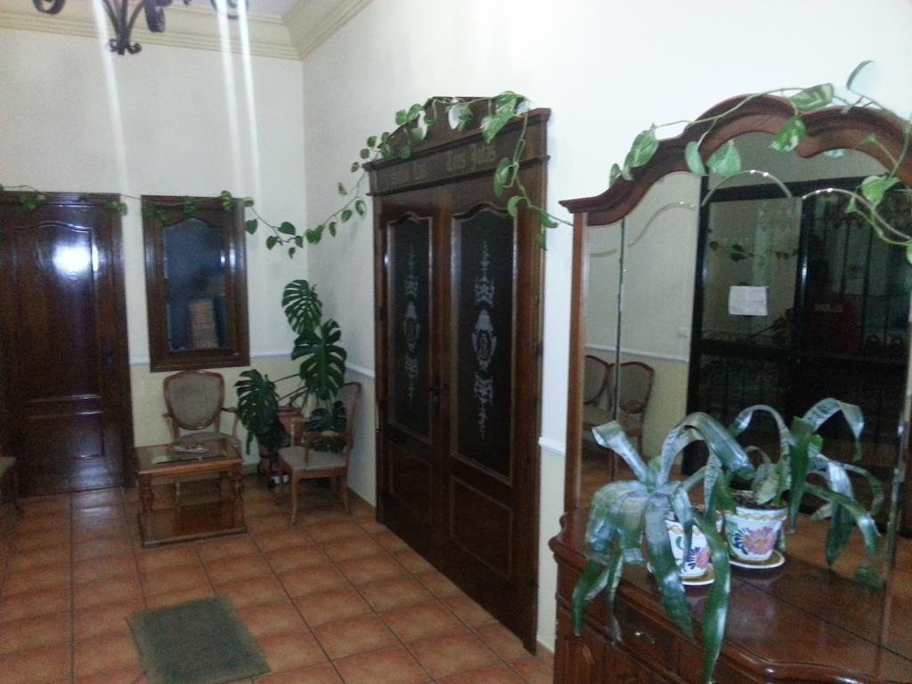 Hostal Las Tres Jotas Alcaracejos Екстер'єр фото
