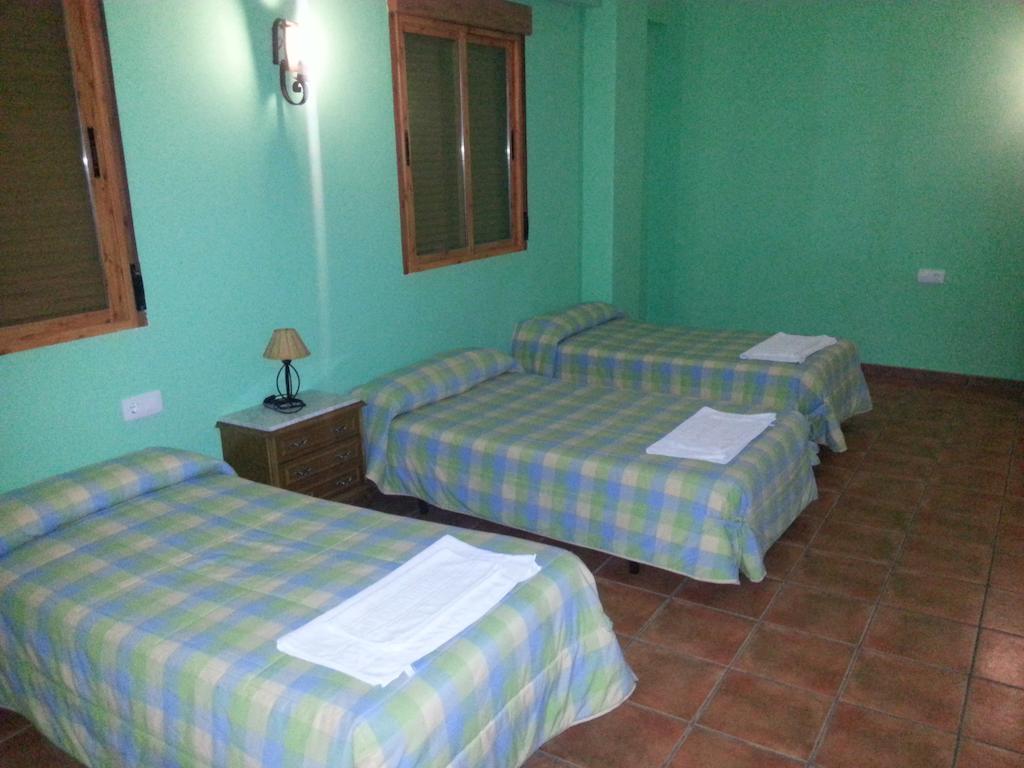 Готель Hostal Las Tres Jotas Alcaracejos Номер фото