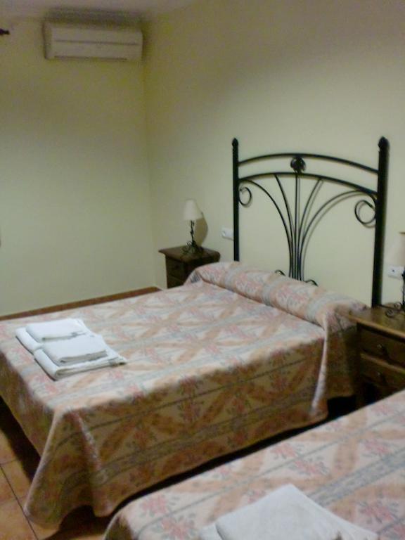 Hostal Las Tres Jotas Alcaracejos Номер фото