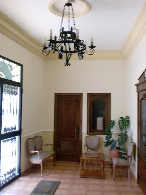 Hostal Las Tres Jotas Alcaracejos Екстер'єр фото