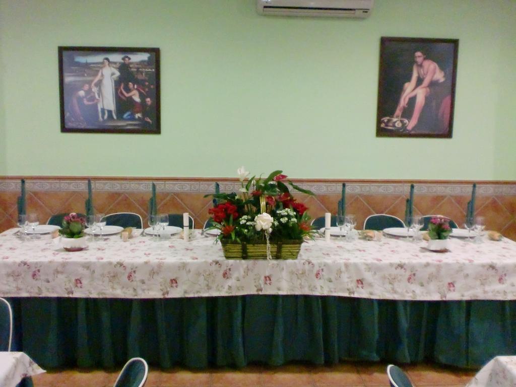 Hostal Las Tres Jotas Alcaracejos Екстер'єр фото