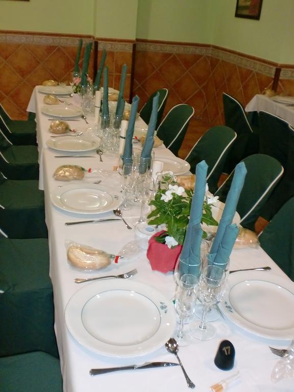 Hostal Las Tres Jotas Alcaracejos Екстер'єр фото