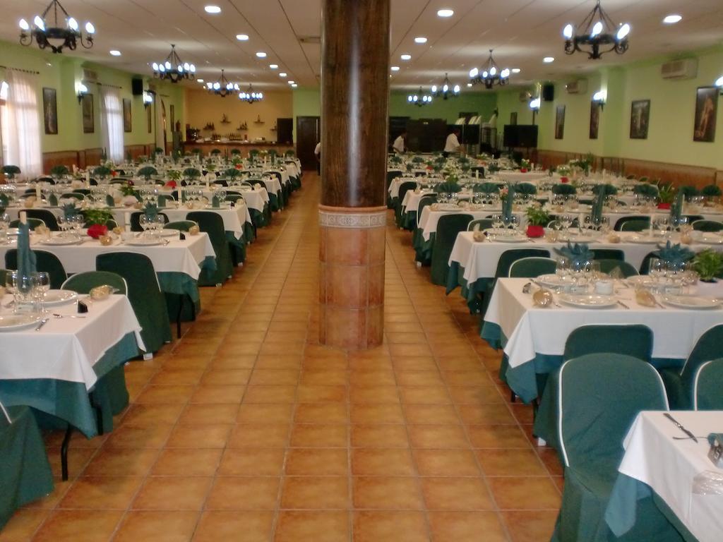 Hostal Las Tres Jotas Alcaracejos Екстер'єр фото