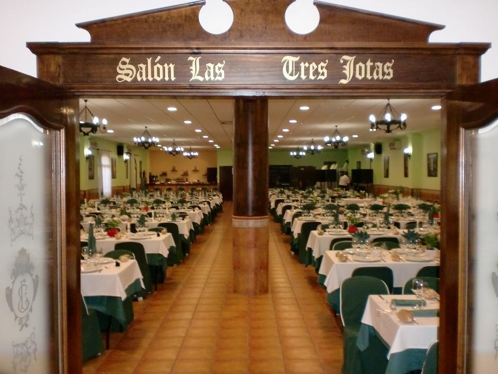 Hostal Las Tres Jotas Alcaracejos Екстер'єр фото