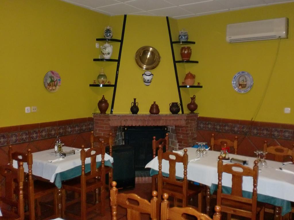 Hostal Las Tres Jotas Alcaracejos Екстер'єр фото