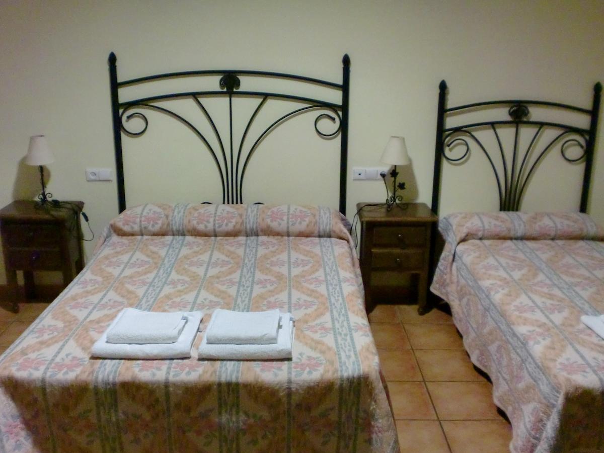 Готель Hostal Las Tres Jotas Alcaracejos Номер фото